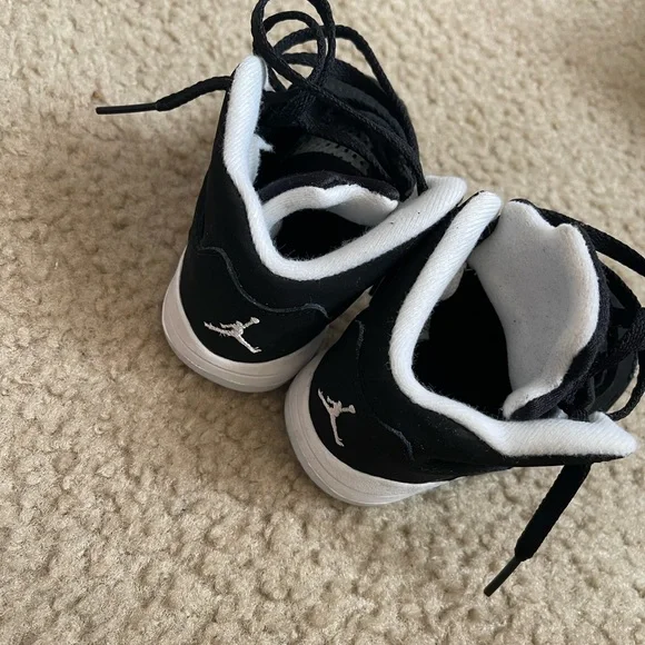 AIR JORDAN 5 MOONLIGHT - Picture 2 of 2
